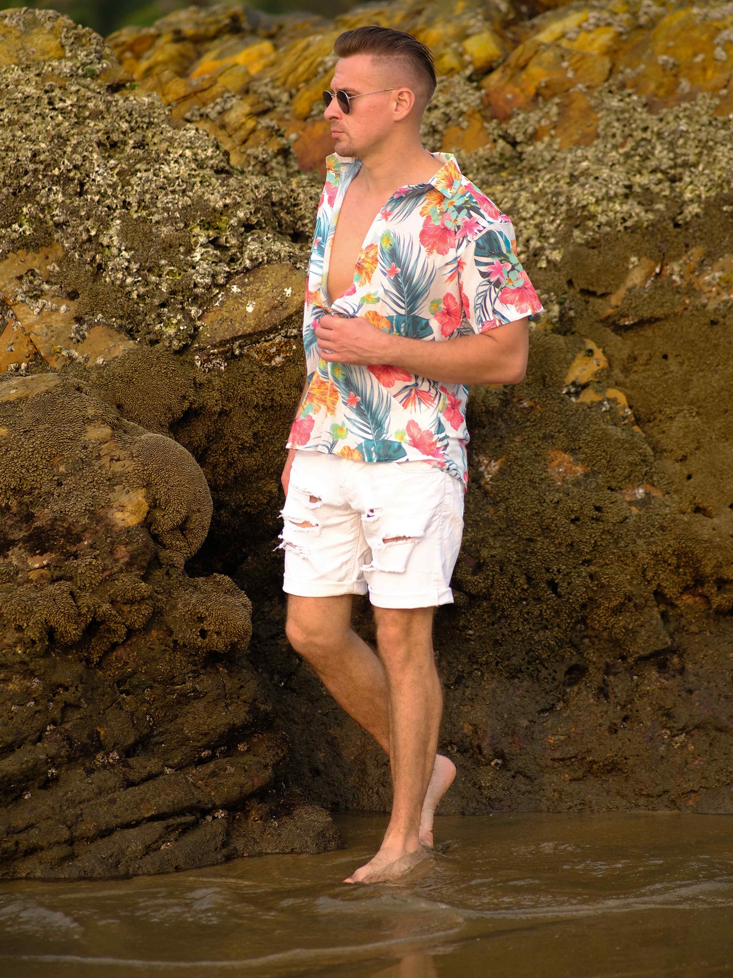 Men's Tropical Bloom Floral Printed Beach Shirt